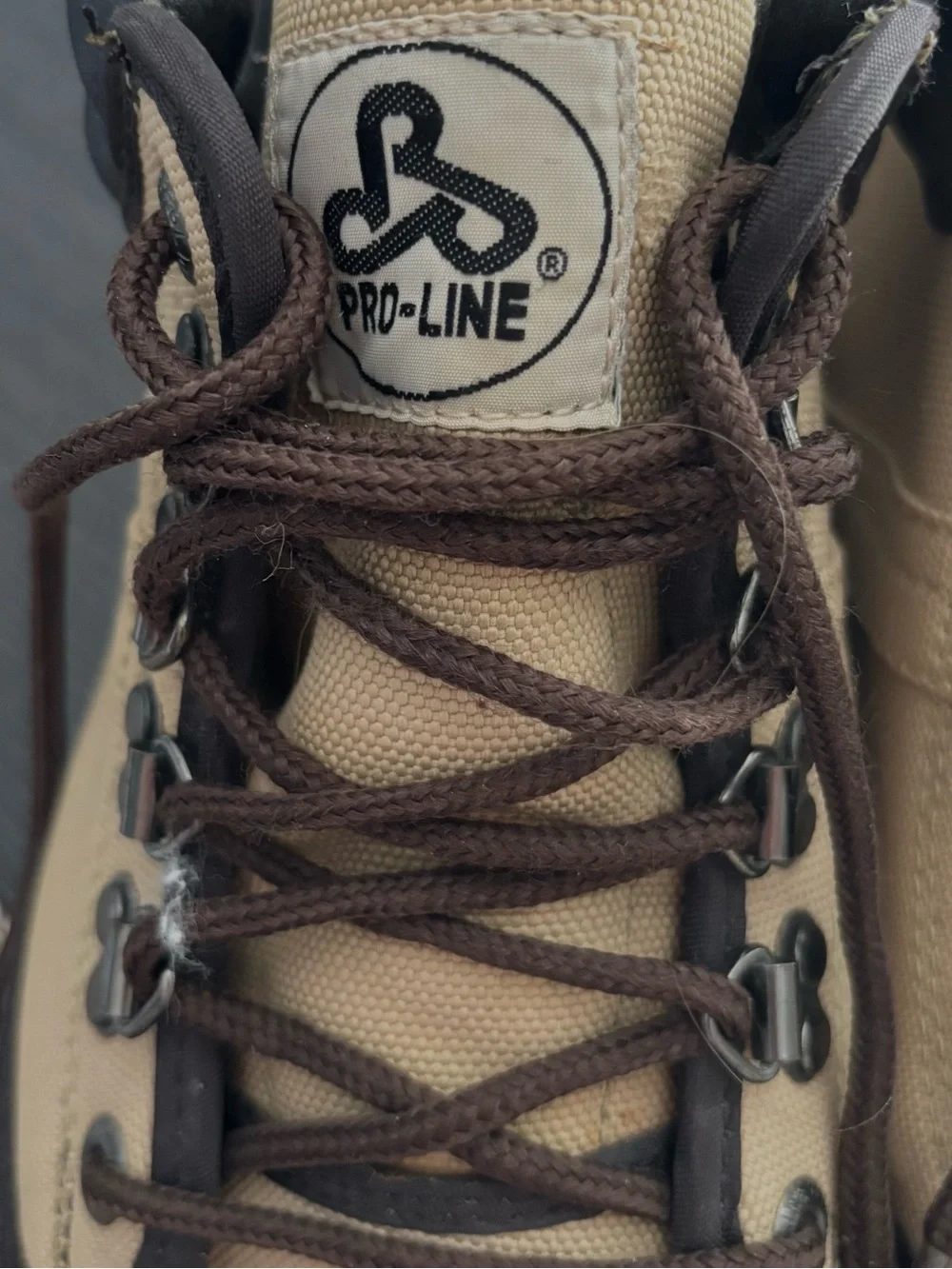 NEW MENS PROLINE  WADING/ FISHING BOOTS Tan and black steel tie. SZ  9